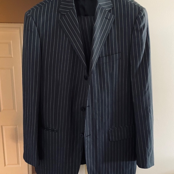 Armani pinstripe suit - Picture 7 of 9